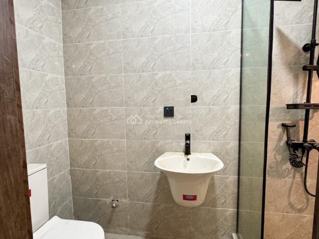 Detached house for sale in Eti Osa, Lagos