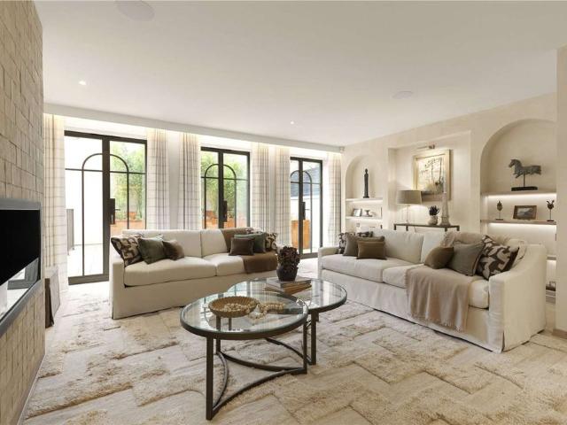 Townhouse for rent in Royal Borough of Kensington and Chelsea, Greater London