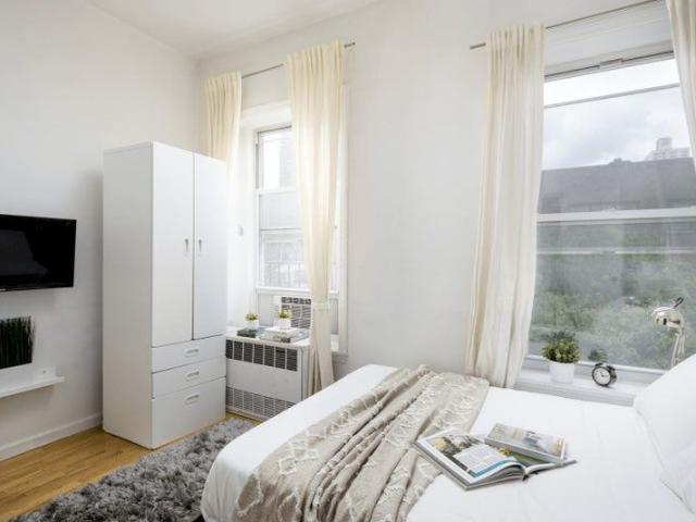 Room for rent in Arverne, New York