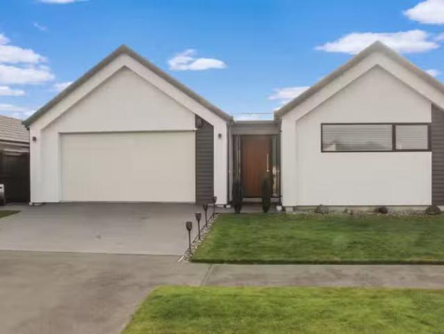 House for rent in Chaslands, Canterbury