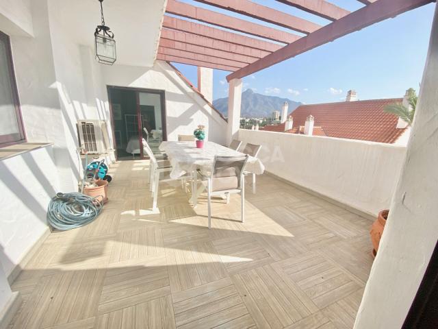 Apartamento en alquiler en La Rinconada, Marbella