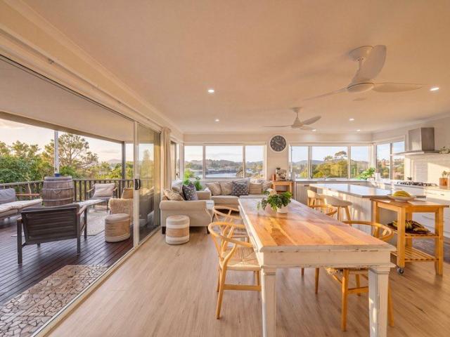 House for sale in Elanora, Gold Coast City