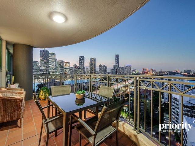 Apartment for sale in Kangaroo Point, Greater Brisbane