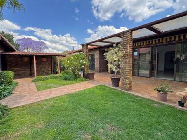 Townhouse for sale in Morningside, Sandton