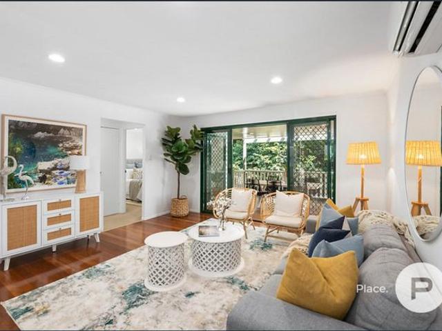 Townhouse for rent in Toombul, Queensland