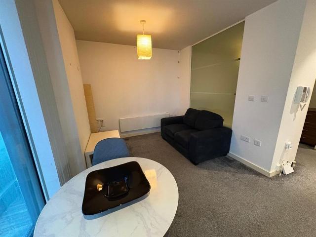 Studio for rent in Blackfriars, Salford