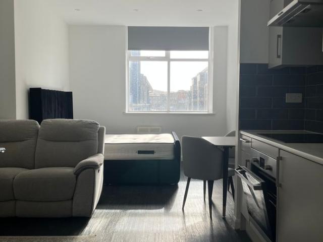 Studio for rent in Little Germany, West Yorkshire