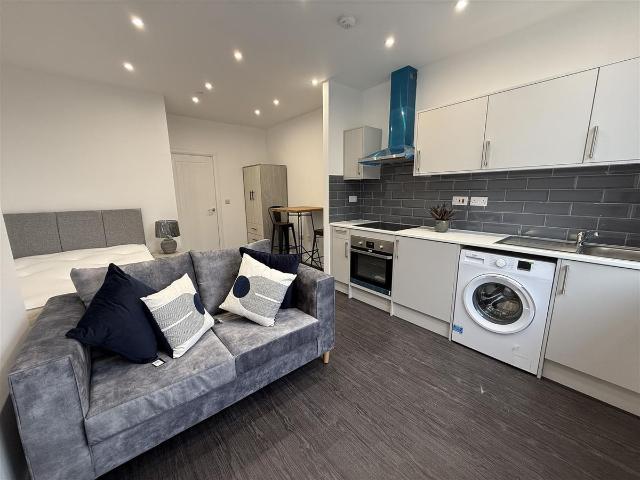 Studio for rent in Little Germany, West Yorkshire