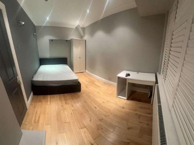 House for rent in Littleton Common, Spelthorne