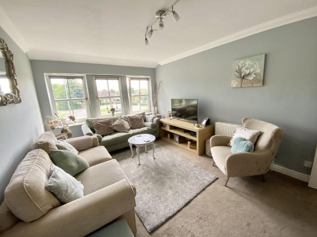 Apartment for rent in West Park, West Yorkshire