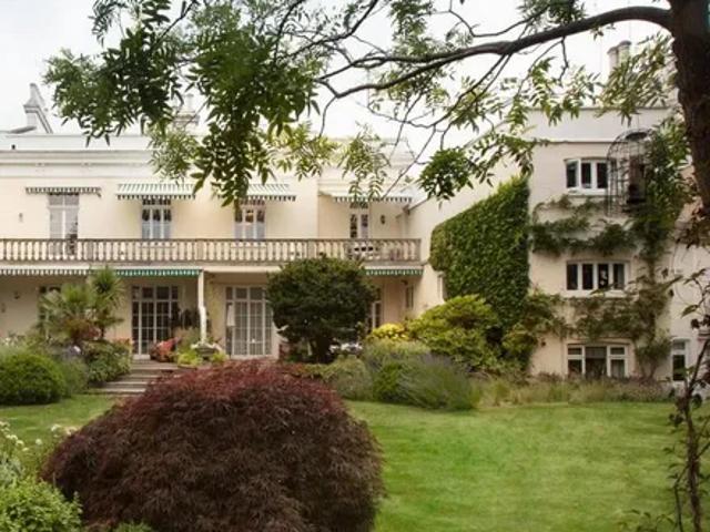 Apartment for rent in Southfields, Greater London