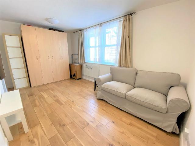 Studio for rent in West Kensington, Greater London