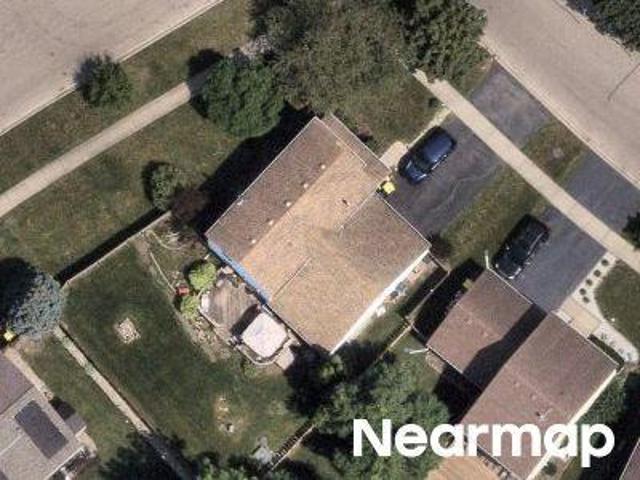 House for sale in Mchenry, Illinois