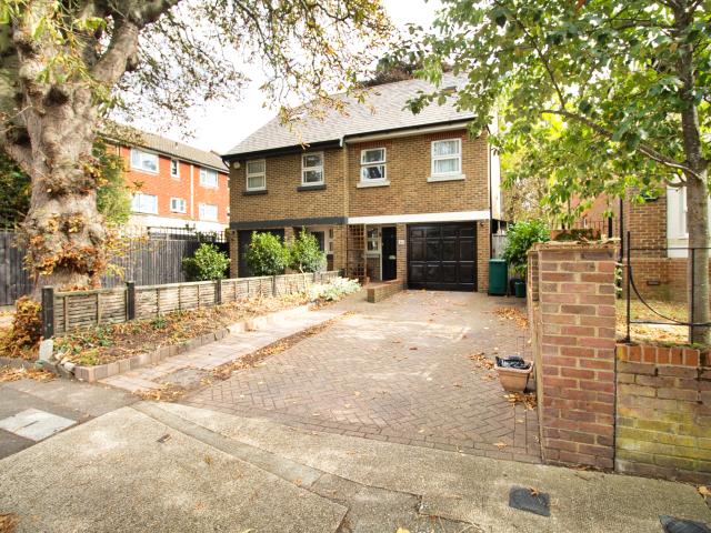 House for rent in Bromley Park, Greater London