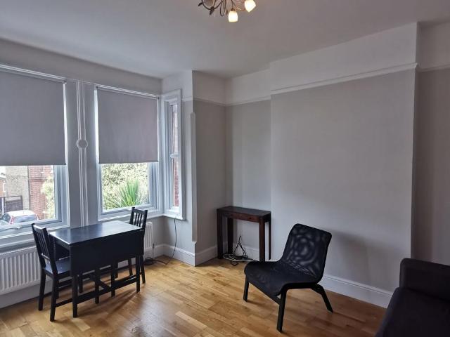 Apartment for rent in Harrow Weald, Greater London