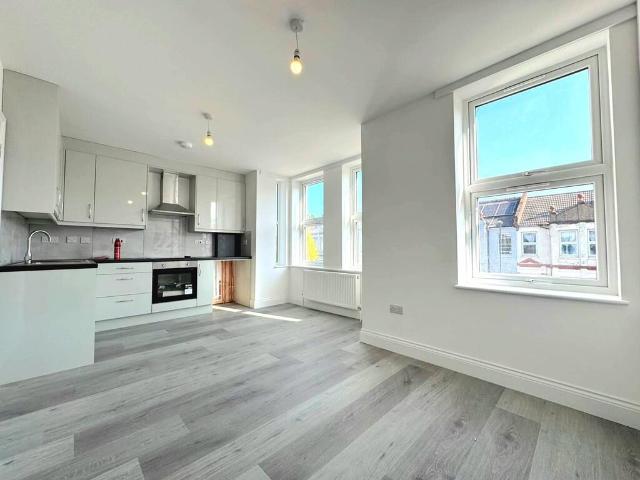 Apartment for rent in London Borough of Harrow, Greater London