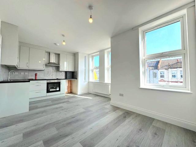 Apartment for rent in London Borough of Harrow, Greater London