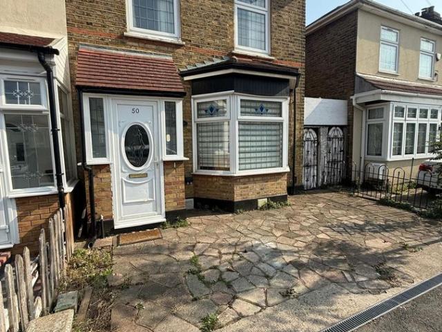 House for rent in London Borough of Redbridge, Greater London