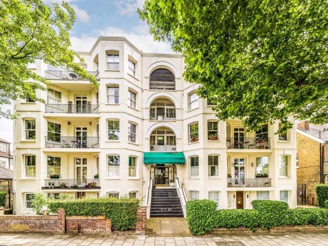 House for rent in London Borough of Hounslow, Strand