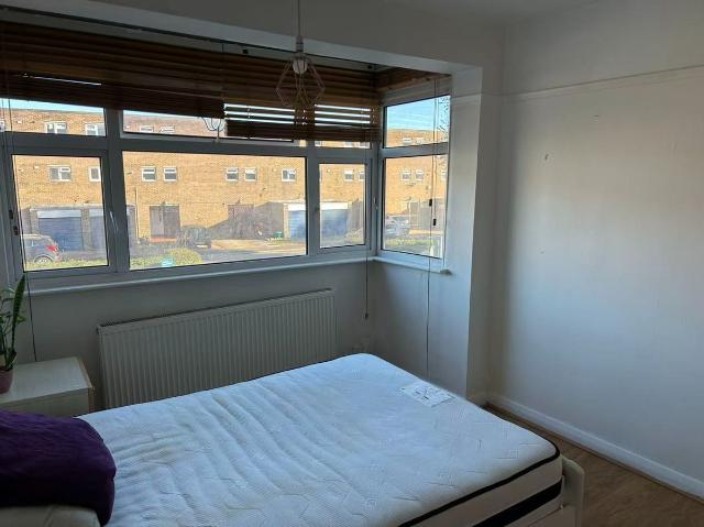Room for rent in London Borough of Merton, Greater London