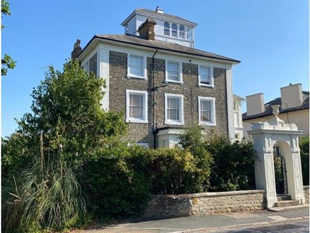 Apartment for rent in Binstead, Ryde