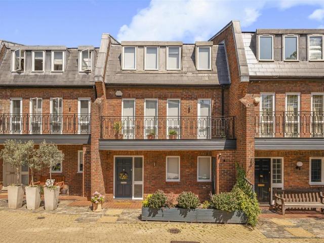 House for rent in Belsize Park, Greater London