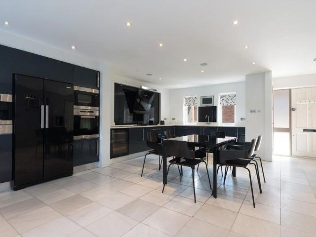 House for rent in Belsize Park, Greater London