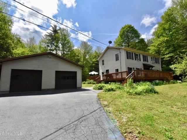 House for sale in Greenfield Center