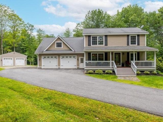 House for sale in Raymond, Maine