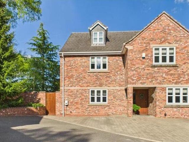 House for sale in East Midlands