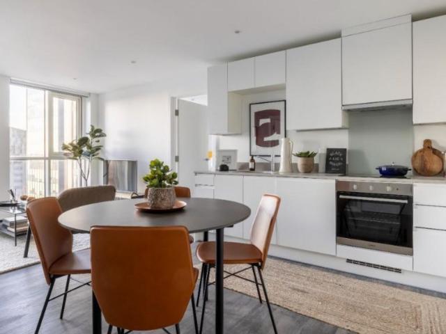 House for rent in Calderstones