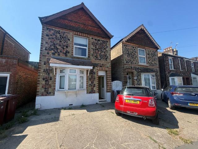 Room for rent in Chichester, Littlecote