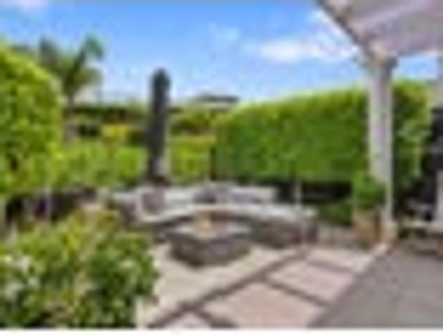 Townhouse for sale in Paremoremo