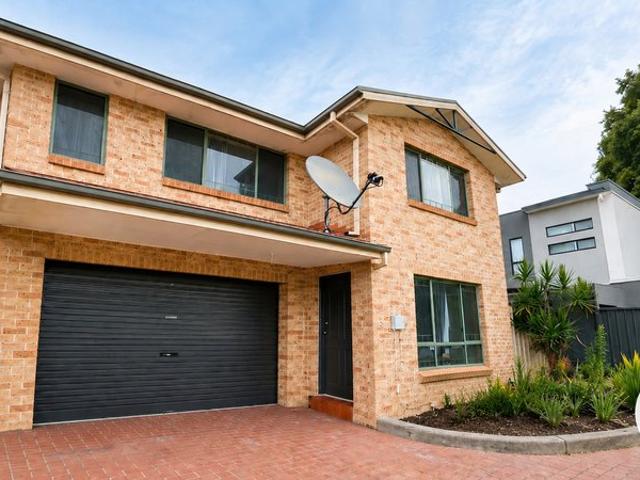 Townhouse for rent in Sydney, New South Wales