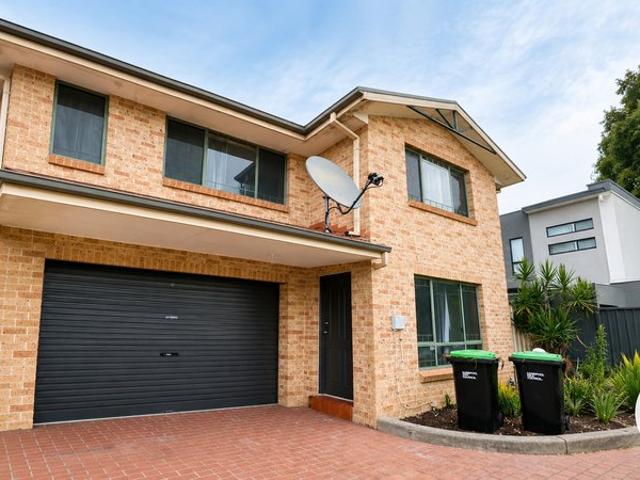 Townhouse for rent in Sydney, New South Wales