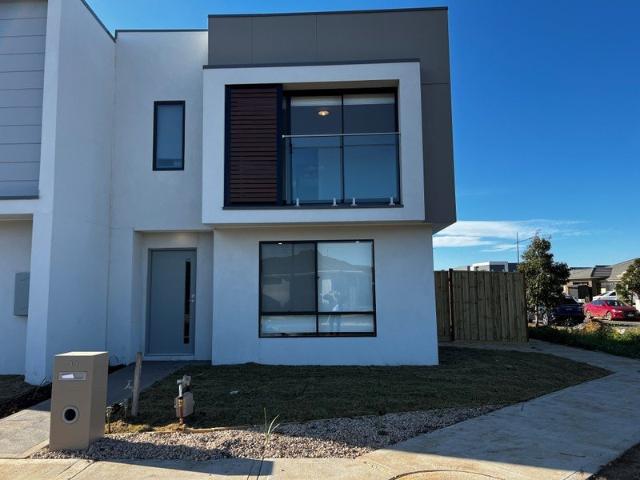 Townhouse for rent in Camerons Creek, Victoria