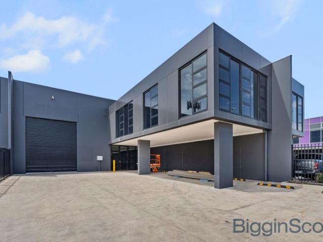 Warehouse for rent in Williamstown North, Melbourne