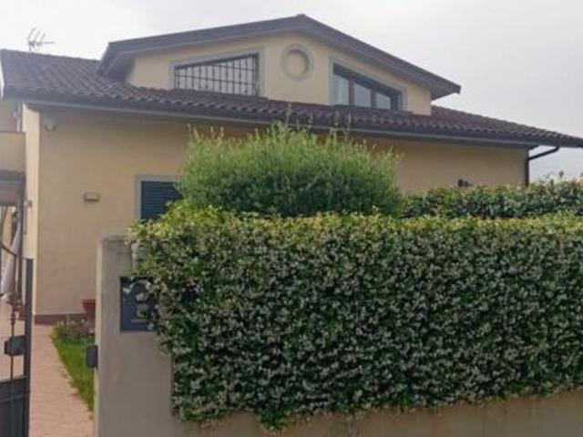 Villa Indipendente in vendita a Larciano, Toscana
