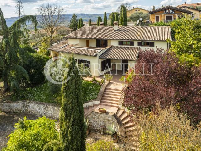 Casa in vendita a Izzalini, Umbria