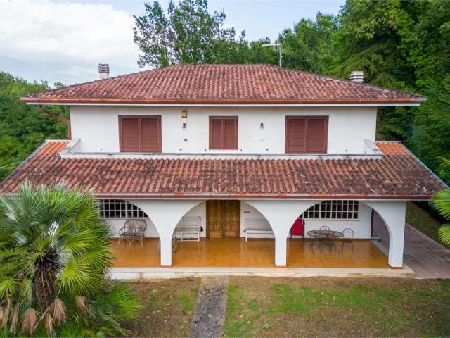 Casa in vendita a Colle, Atina