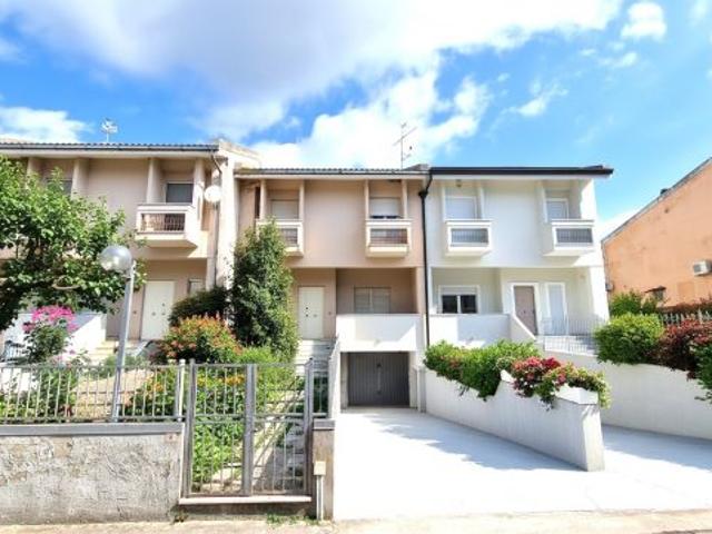 Villa Indipendente in vendita a Capua, Campania
