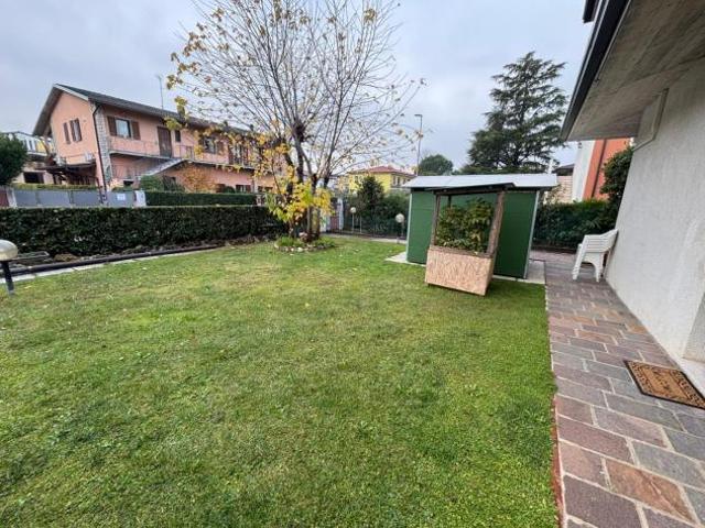 Villa Indipendente in vendita a Lugana, Sirmione