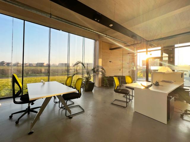 Bureau location à Esquelmes, Wallonie