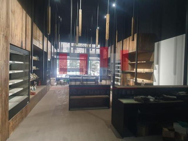 Local commercial location à Anfa, Gharb-Chrarda-Beni Hssen