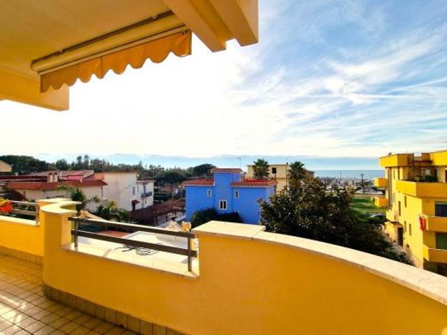 Appartamento in vendita a Mondragone, Campania