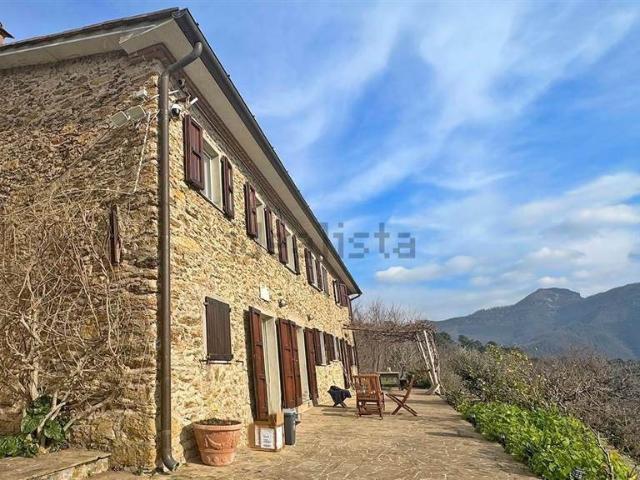 Casa in vendita a Seravezza, Toscana