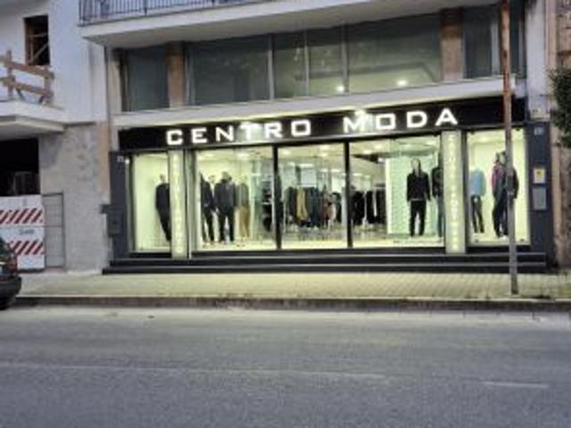 Locale Commerciale in affitto a Casal Di Principe, Campania