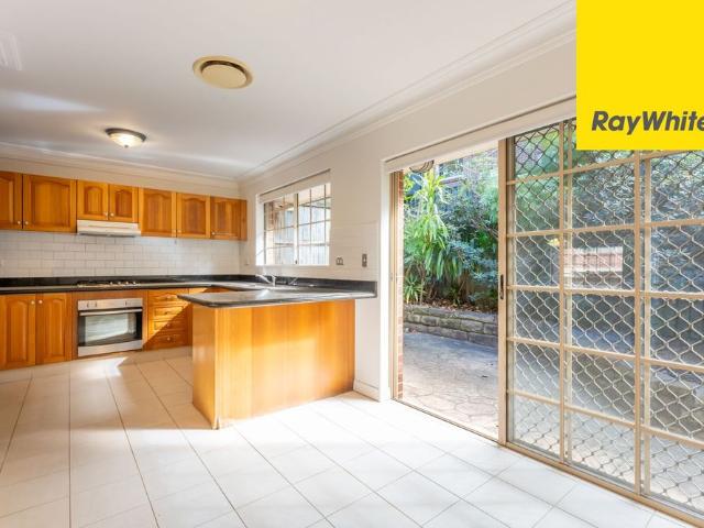 Townhouse for rent in Sydney, New South Wales
