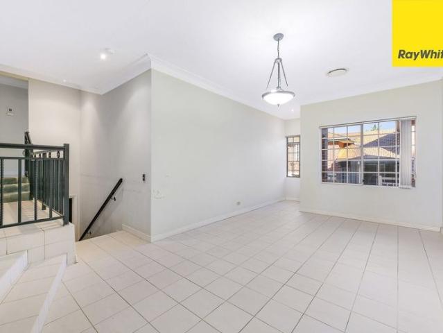 Townhouse for rent in Sydney, New South Wales