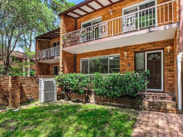 Townhouse for rent in Gore Hill, Sydney